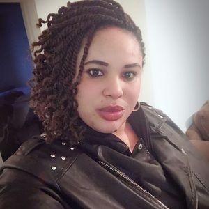 Meet your Posher, Oluyemisi